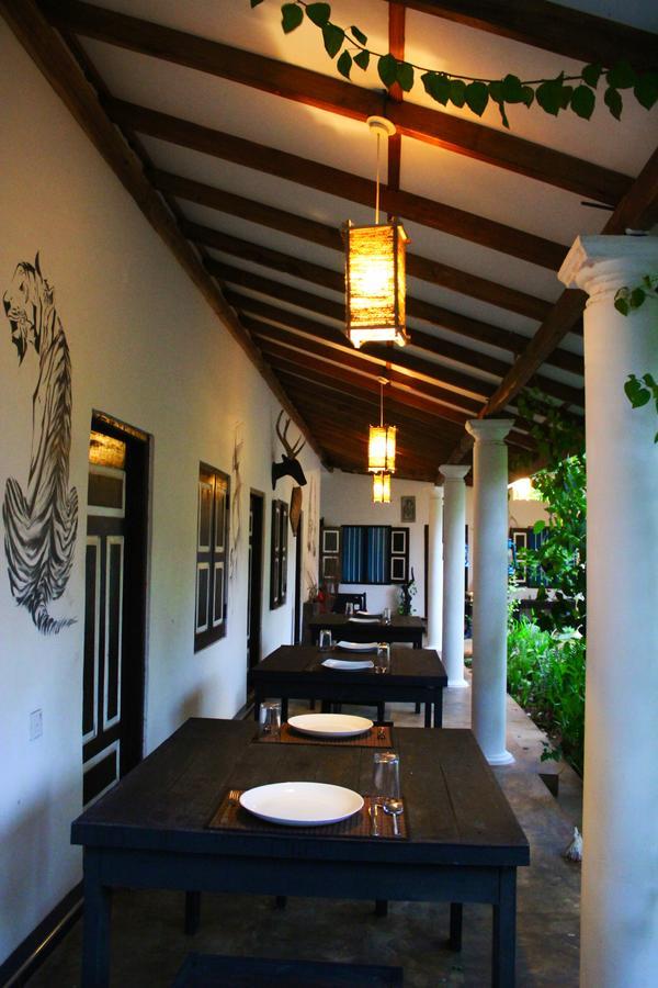 The Courtyard Villa シギリヤ エクステリア 写真